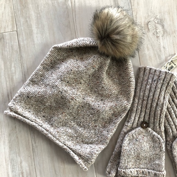 NWT Set of Pom Pom Beanie & Gloves from Madewell - Picture 3 of 3